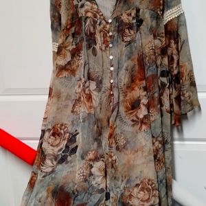 Shear flowered kimono